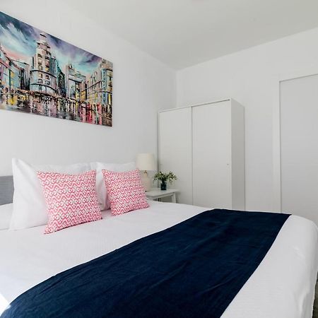 Apartamento Junto A Gran Via Madrid Bagian luar foto