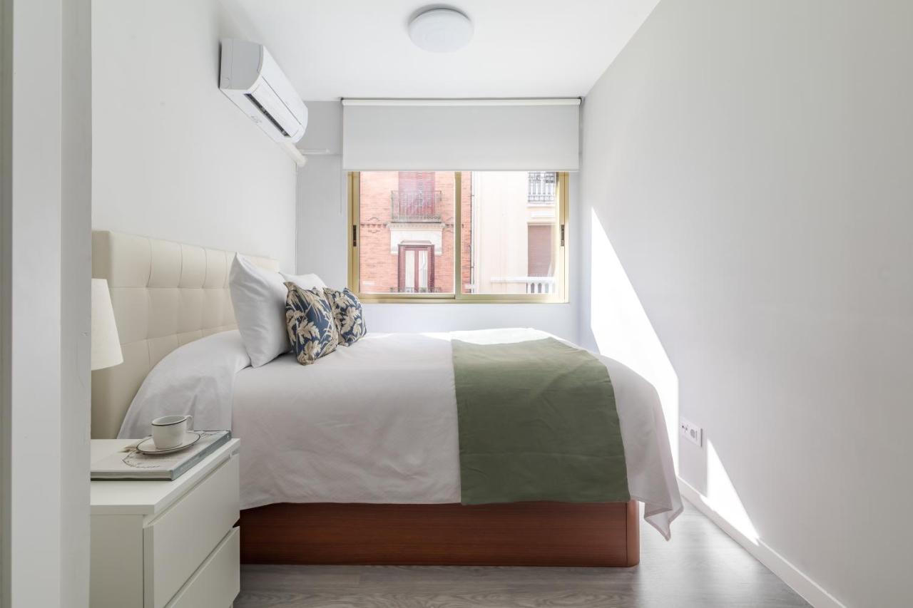 Apartamento Junto A Gran Via Madrid Bagian luar foto