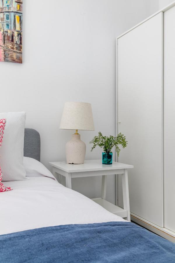 Apartamento Junto A Gran Via Madrid Bagian luar foto