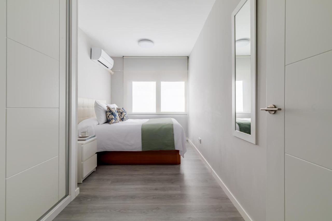 Apartamento Junto A Gran Via Madrid Bagian luar foto